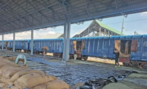 Indian Railways Se Kashmir Tak Foodgrain Supply Hui Strong