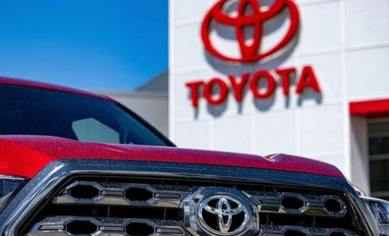 Toyota Recall Alert: 1.62 Lakh Vehicles Screen Issue Par Wapas Bulaye